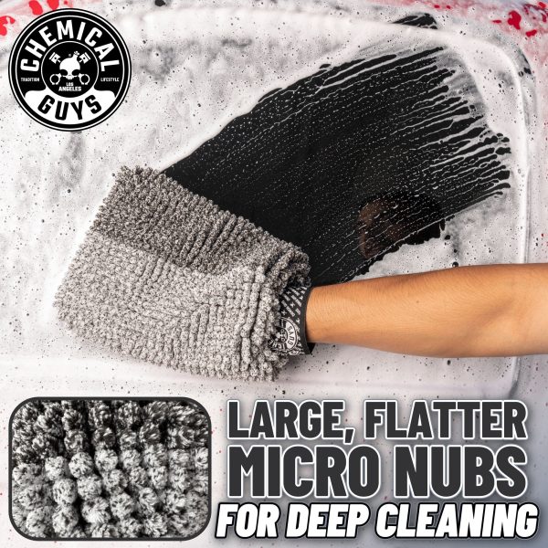 The PileDriver Ultimate Multipurpose Detailing Mitt